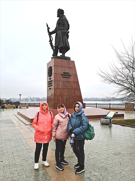 068-Памятник основателям Иркутска